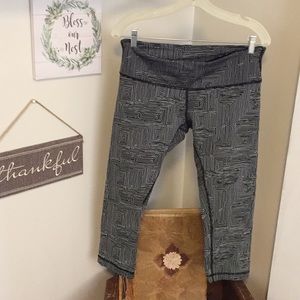 Lululemon geometric Capri